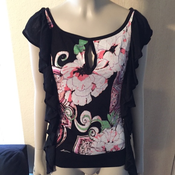 bebe Tops - 🖤Bebe Keyhole Top🖤